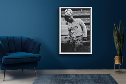 Diego Maradona Posteri – Siyah Beyaz Futbol Efsanesi Duvar Sanatı (A4/A3)