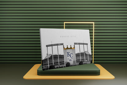 Kauffman Stadyumu Posteri – Siyah Beyaz Kansas City Royals Beyzbol Duvar Sanatı (A4/A3)