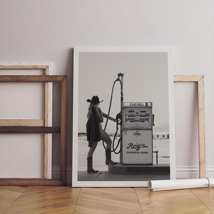 Roy's Gas Station Print - Vintage Black & White Wall Art (Canvas)