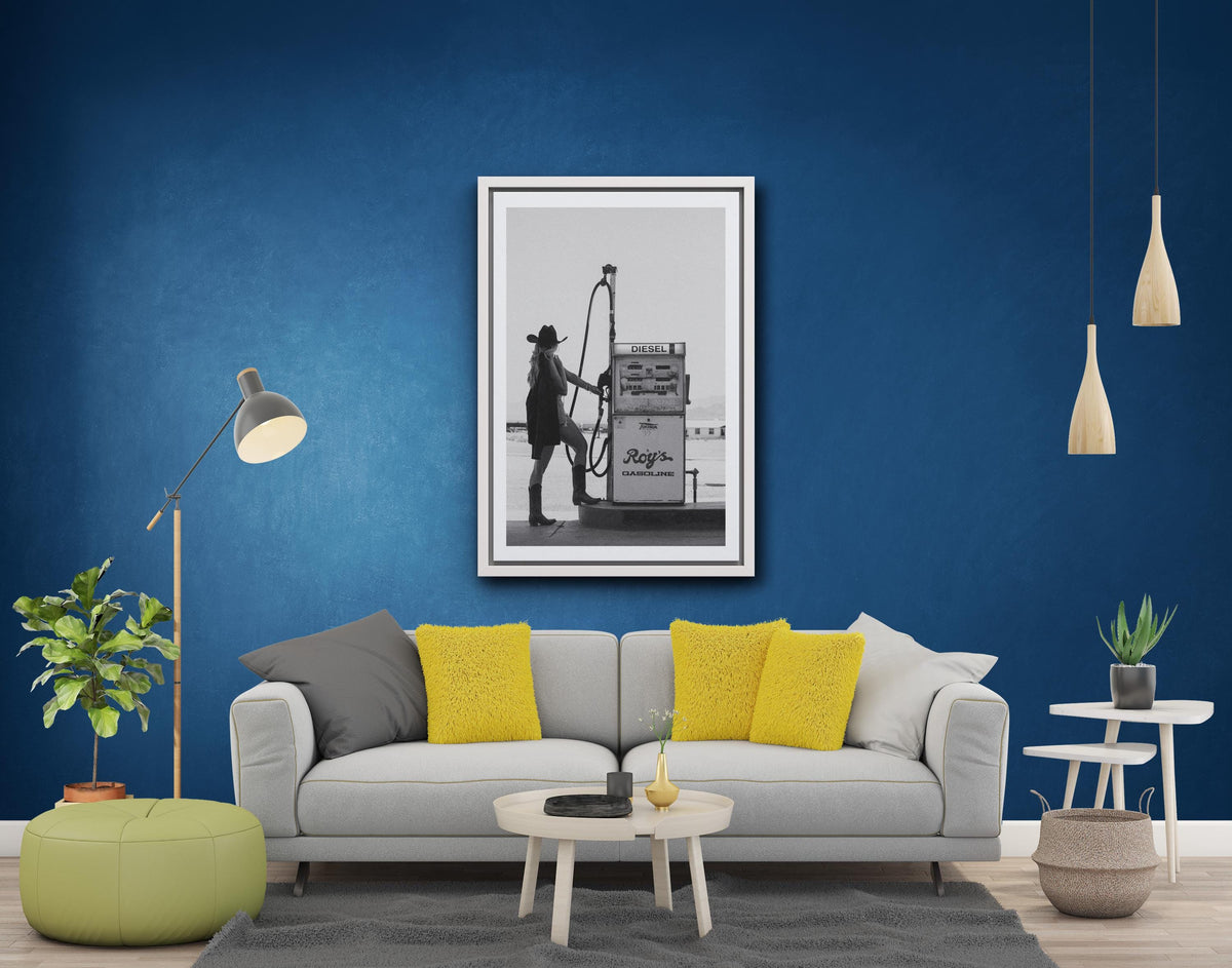 Roy's Gas Station Print - Vintage Black & White Wall Art (Canvas)