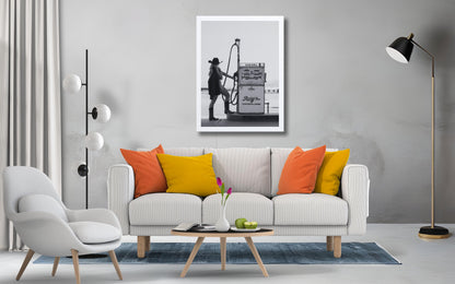 Roy's Gas Station Print - Vintage Black & White Wall Art (Canvas)