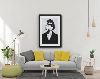Fashion Smoke Poster – Siyah Beyaz Editöryal Fotoğraf Duvar Sanatı (A4/A3)